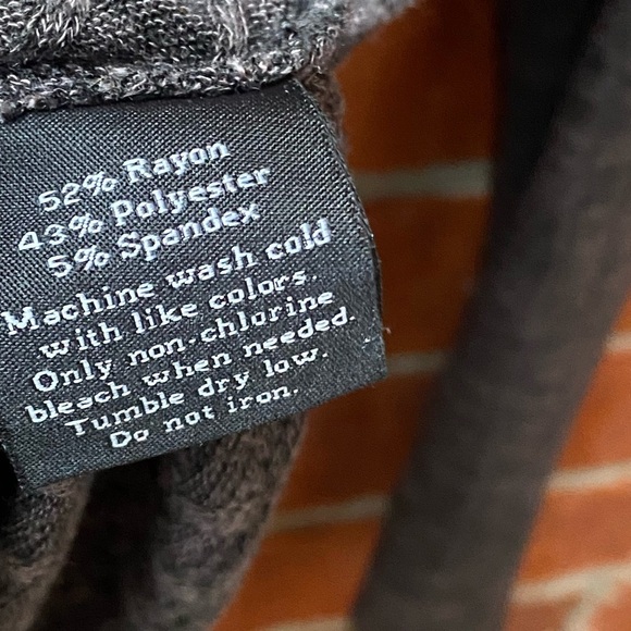 Rock & Republic XL Gray Vneck Wrap Long Sleeve Top - Picture 5 of 8